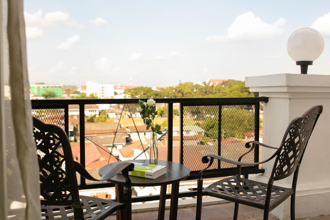 Azalea Parkview Hotel Vientiane Dış mekan fotoğraf